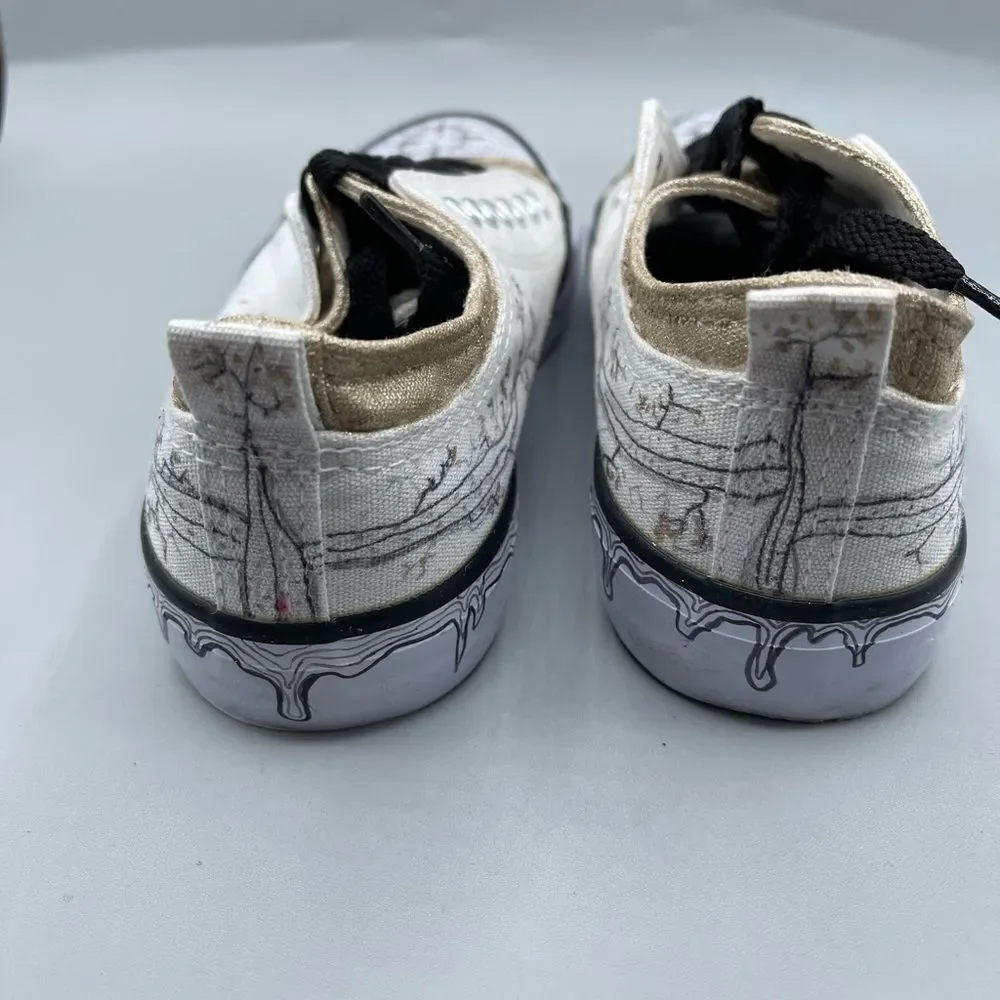 New without tags Twisted  step into and out of tennis shoe size 6